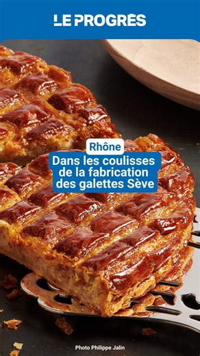 👑Chaque année, le mois de janvier représente un des moments les plus importants de la pâtisserie Sève, basée à Champagne-au-Mont-d’Or (69). Cette dernière doit en effet fabriquer plus de 40 000 galettes sur cette période, mobilisant environ 70 personnes ! cc Chocolat Seve #Galette #GalettedesRois #Gastronomie #Rhône | Le Progrès