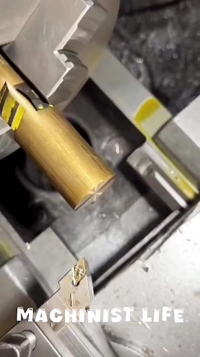 Amazing work lathe machine 👍 #machine #machinistlife #lathework #lathe | Machinist Life