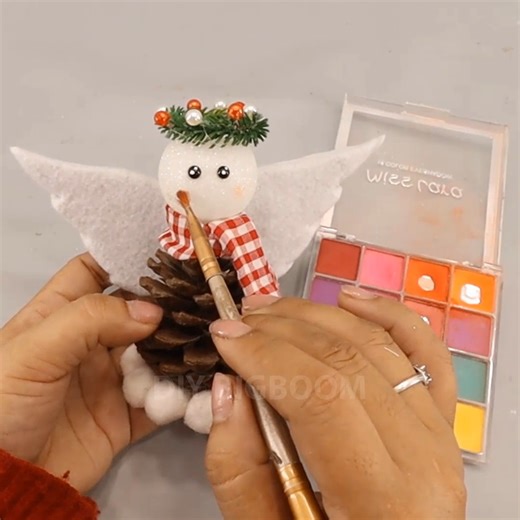 DIY pinecone angel Christmas decoration | Life and Fun Story