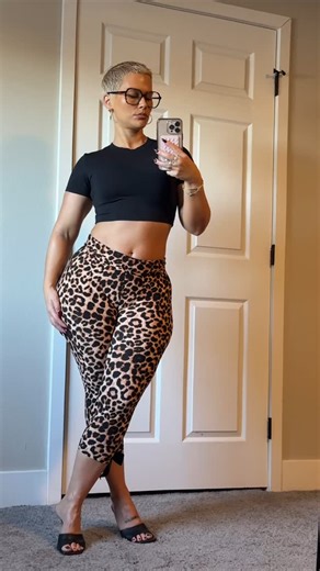 Ruby Rose on Instagram: "Love me some capris 🥰. Wearing my fave @shopbabes . . . . . #fashion #model #modeling #fashionstyle #fyp #runway #curvy #pixiecut #bts #grwm #photoshoot #vegas"