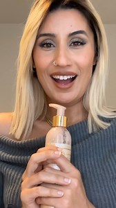 الي يقول summer glow يقول حماية مالشمس و العوامل الخارجية و زادة حماية من سخانة السشوار و ال plaque و النتيجة شعر volumineux و فيه brillance ما فماش كيفها! اما مش اذاكا اكاهاو!!! حتى كيف يبدى الشعر مزيت و تحب تعملو مشطت georgina و ما تحبش تستعمل gel خاتر يهلك الشعر، ال summer glow هو الحل زادة🤯 ------------------------------ بش تعدي كوموند: - ابعثلنا ميساج على ال page - site web: https://brazilianglow.com.tn/ - ⁠📲 70161919 | Brazilian Glow Tunisie