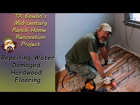 Repairing water damaged hardwood floors || Mid-century Ranch Home Renovation