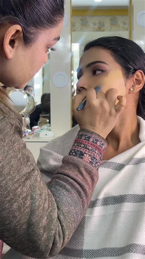 Professional Makeup Class Demo: Elevate Your Skills