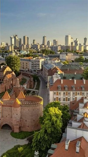 Warsaw, Poland – A City of Resilience and Beauty 🇵🇱