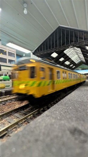 HO Scale Greaser train passing through the station. #hoscale #modeltrains #modelrailway