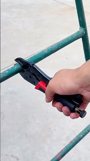 Simple and easy to use bolt cutters