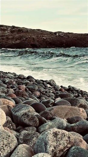 Cinematic Waves | The Sound of the Stone Beach