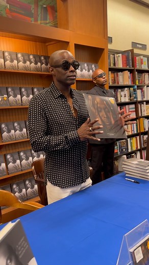 KEM on Instagram: "We say GOD IS GOOD! No better feeling than holding my first EVER VINYL album “Anniversary- The Live Album!” in my hands. Thank you for the continued support and love from you all. 🙏🏾❤️ Have you gotten your copy yet?! Click the link in my bio to order yours today! #anniversaryalbum #Livealbum #vinyl #limitededition #sharemylife #kemunity"