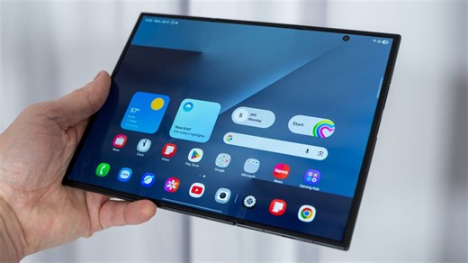 Hands On With Samsung's Massive Galaxy Z TriFold. Who Is This Phone For?