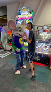 Thomas feeling Chuck E Cheese’s nose #autism #autismawareness #autismacceptance #asd #autismdad #differentnotless #specialneeds #chuckecheese | MagicWithThomas