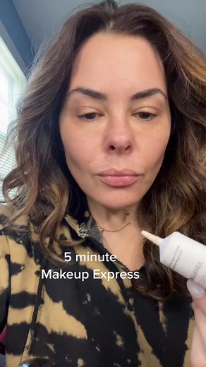 5 Minute Makeup Over 40: Quick and Easy Beauty Routine