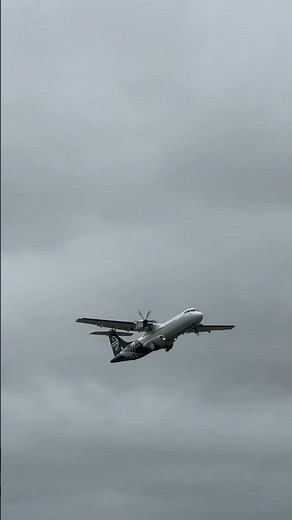 Windy take off in the ATR 72 from NZCH