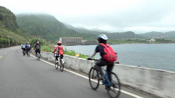 Taiwan's Cycling Elite and International Bikers Gather for World Bicycle Day