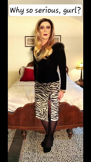#crossdresser #sissy #cd #pencilskirt #crossdressermodel #stockings #sweater