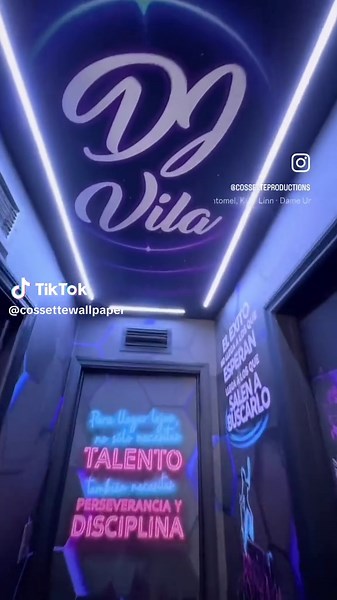 Custom Wallpaper Transformations for Home and Business