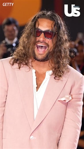 Jason Mamoa nailed 💅 his Venice look. The 'In the Hand of Dante' star was pretty in pink - head to toe, literally. | Us Weekly
