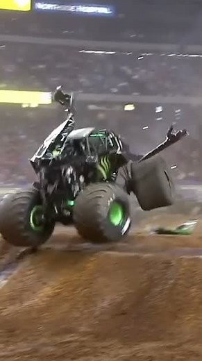 No matter what, never give up 👍💯 #monsterjam #monstertrucks #monsterenergy #save #wow #fyp @monsterenergy