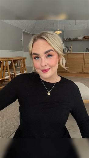 JULIA SOFIA AASTRUP on Instagram: "Lidt tanker her i starten af et nyt år .. 🤍💭 Produkter brugt: - Milk Hydro Grip + Glow - NARS Soft Matte Concealer - IT Cosmetics CC Cream - Noble Nordic “Flawless Foundation” Brush - Tarte Shape Tape Concealer - Real Techniques Sponge - Rare Beauty Bronzer Stick - Noble Nordic “Flawless Foundation” Brush - Charlotte Tilbury Blush Wand “Pinkgasm” - Noble Nordic “Face Lifter” Brush - Huda Beauty Setting Powder - Benefit Gimme Brow - NYX Buttermelt Bronzer - No
