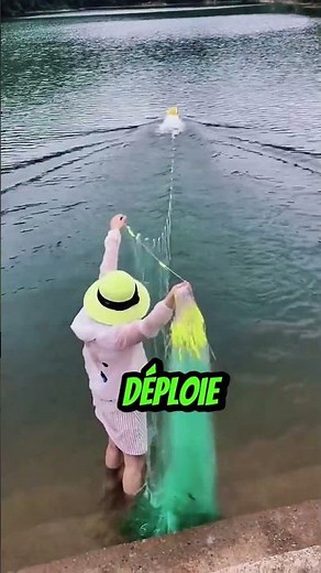 A remote-controlled boat for setting the net: fishing 2.0 in action!