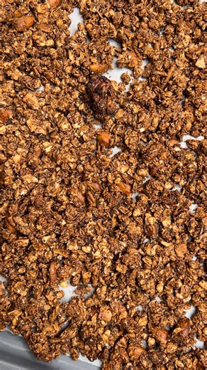 All you need: 2 cups rolled oats 1 cup puffed buckwheat 1/2 cup almond 1/2 cup pecans 1/3 cup coconut flakes 1/4 cup chia seeds 1/2 cup cacao powder 1/3 cup maple syrup 1/4 cup almond butter Method: 1. Preheat oven at 180 degrees celcius. 2. Mix everything in a medium sized mixing bowl. 3. Pour onto a tray lined with baking paper and spread out the mixture. 4. Cook for 20- 25 minutes - making sure to keep an eye on them so they don’t burn. 5. Allow it to cool and enjoy! #dairyfree #dairyfreereci