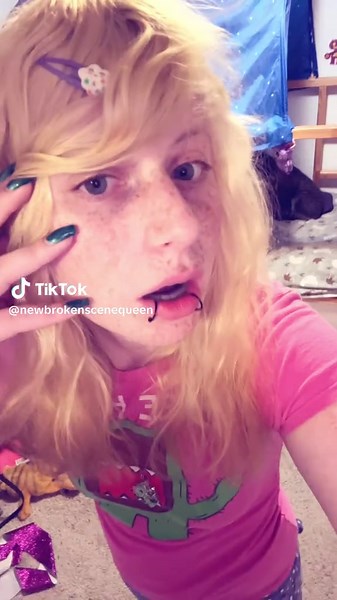 I love my new pantsss 😋 #scenegirl #emo #rawrxd #myspace #2000s | scene girl