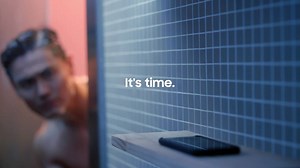 It’s time your phone goes wherever you go. Switch to #GalaxyS9 with IP68 Water Resistance. | Samsung