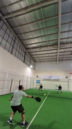 Eighteen seconds of waiting for one ball to sit up. #padel