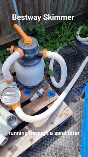 Bestway pool skimmer in action. super easy to set up #bestway #poolcare #skimmer