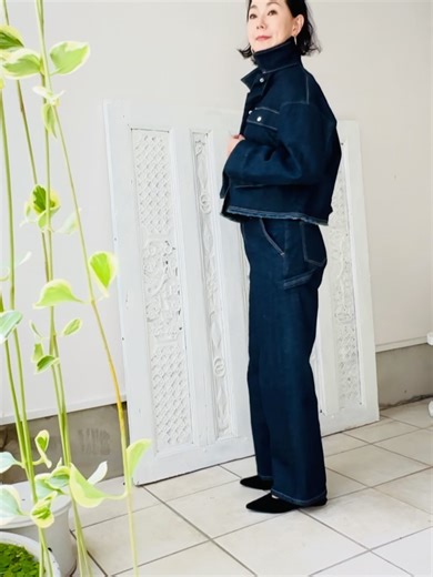 とよた真帆 / Maho Toyota on Instagram: "秋らしくなってきたので、 デニムセットアップ @barnyardstorm #バンヤードストーム の少し前のお気に入り上下です ブラックのレーストップスは今季の @pinkyanddianne_official #ピンキーアンドダイアン bagは @cartier #カルティエ シューズ @shisei_shoes 写真奥にいるのは愛猫"ダダ" 甘えん坊で優しい子🥰 保護施設から赤ちゃんの時に頂きましたよ さて、毎週土曜日あさ8時から @bayfm_official #ベイエフエム にて サタデーブレーシングモーニングという番組に携らせて頂いて9年が過ぎました🙂 オンタイムでなくてもradikoからも聴けます🙂‍↕️ 毎週テーマに沿った洋楽邦楽のヒット曲をかけていますよ🎵 是非お聴きくださいね〜！ #私服 #黒レース #黒レーストップス #ラジオ #dj"