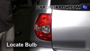 Tail Light Replacement on 2007 Volkswagen Fox Urban 1.4L 4 Cyl.
