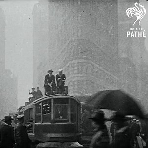 Fantastic shots of 1919 New York, on a day where a subway strike caused chaos. | British Pathé