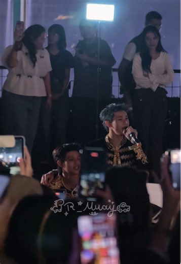 เป็นโมเม้นที่ ถ่ายไม่ชัด แต่จำขึ้นใจ รักพวกแกมาก Lza1💙 กลับมารวมตัวด้วยกันบ่อยๆนะ คิดถึงมากเลย #LAZ1 #DAOU #OFFROAD #LAZ1xICONSIAM #DaouOffroad