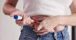 Epinephrine Shot Syringe Woman Injecting Anaphylactic Stock Footage Video (100% Royalty-free) 1098840119 | Shutterstock