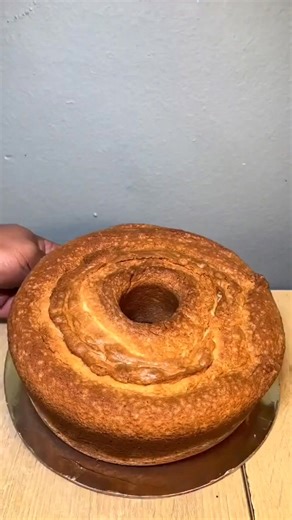 Perfect Southern Pound Cake Recipe made from scratch and with ❤️! This moist and buttery classic pound cake is the ultimate treat for any occasion. Whether you’re baking for a family gathering, Sunday dinner, or just satisfying your sweet tooth, this recipe is a must-try! 🍰✨ The secret? Simple ingredients, the perfect baking method, and a whole lot of love. Want to try this recipe? You can grab it via the link in my bio, along with my Pound Cake E-books filled with even more amazing recipes for