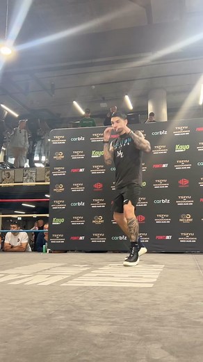 10K views · 451 reactions | Michael Zerafa getting loose at our open workouts today 壘 #nolimitboxing | No Limit Boxing | Facebook
