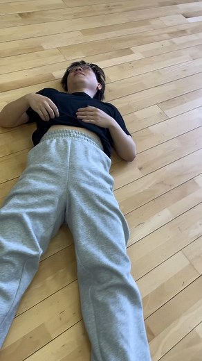 𝐀ᩚʟɪᴄᴇ 施詩然་۪ ✿◞ on Instagram: "睇 @giant_rice2m 跳舞精神下先啦🤭 🎵: 分手 - @billy._.choi @krisssica - 晨早流流未訓醒又口腫面腫 叫我拆舞同佢拍cover…"