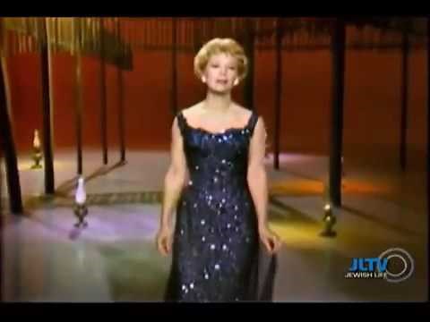 The Dinah Shore Chevy Show • May, 1961 • In Color