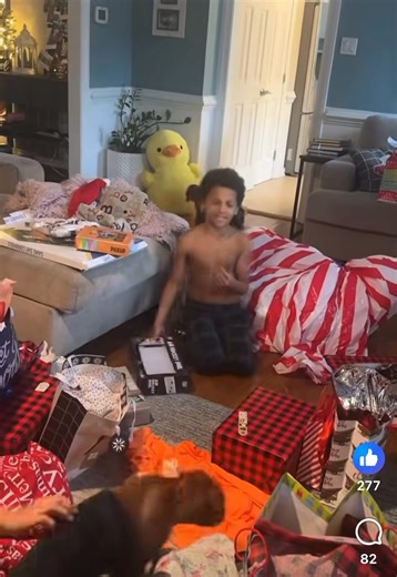 We met this incredible, active Virginia family just a few weeks ago. Having owned a Ridgeback before, they knew without a doubt that another one was meant to be part of their family. Things became even more exciting when they decided not to get just one—but two—giving the pups built-in best friends and lifelong playmates. What made it even more special was that it was all a surprise for their sons on Christmas morning. 🎄🐾 It was such a joy working with Lionel and Christy to bring this unforget