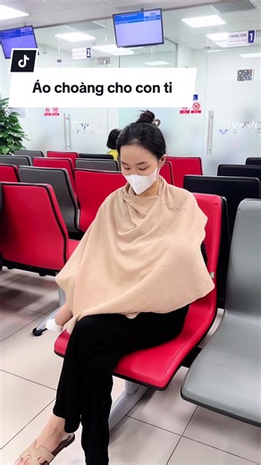 Áo choàng cho é tí này tiện lắm bà nào cũng nên có 1 cái nhen. #aochoangchobeti #helalife #aochoamghelalife #mevabe #viralvideo @Quỳnh mẹ Leo-Sim @Quỳnh mẹ Leo-Sim @Quỳnh mẹ Leo-Sim