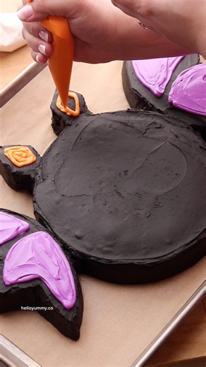124K views · 655 reactions | Easy Halloween bat cake anyone can make! 驪 recipe below  #halloweencake | Hello, Yummy | Facebook