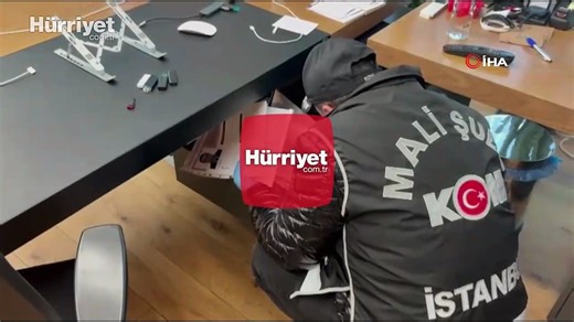 Üsküdar Belediyesi'nde polisler arama yapıyor