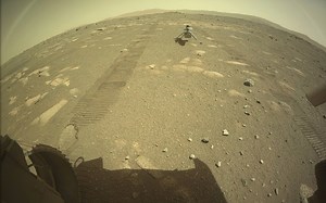 El helicóptero Ingenuity toca la superficie de Marte