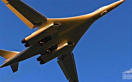 【战机鉴赏】4K原声 | 俄罗斯Tu-160远程战略轰炸机起降飞行