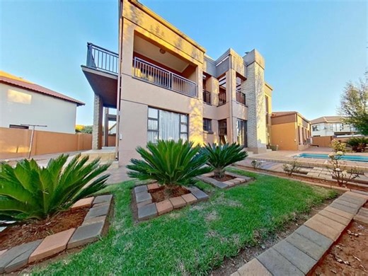 4 Bedroom House for Sale in Shellyvale