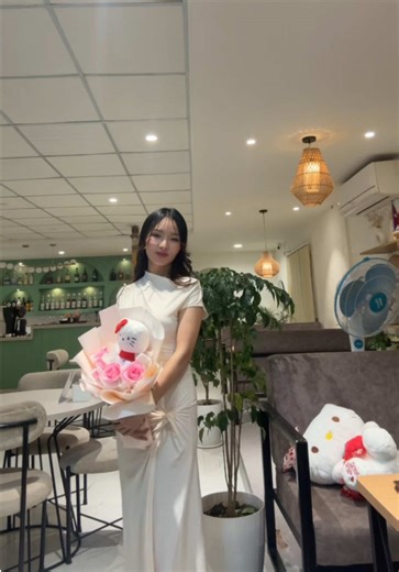 The Power of Little Gestures in Love