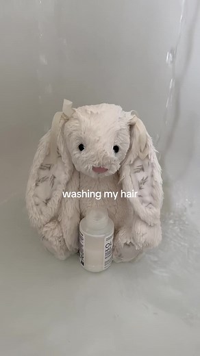 Adorable Baby Rabbit and Olive Bedding by Jellycat and Arya&Mo