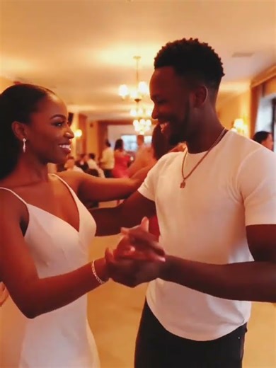 How to dance with a beautiful lady salsa dance #trendingshorts #love #lifeisbutadream #viral