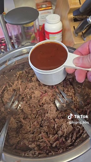 Beef Stuffed Shells with Cheese Sauce Recipe