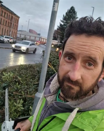 There's an ongoing debate about if regular people, including councillors, should undertake practical local action - like trimming overgrown greenery in the community. I was in a meeting recently where another councillor was strongly condemning such work. He insisted only the accredited government teams should do it. I'm not so sure. A couple of us were out in Hunslet and Beeston this week, trimming troublesome trees and hedges, in conjunction with the South Leeds Urban Task Force. There is of co