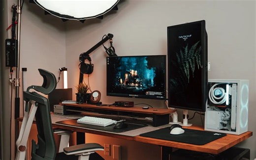 【Desk Tour】桌面混搭，配件不少 | 桌面美学分享。2023 Hybrid Desk Setup Mac _ PC Tour